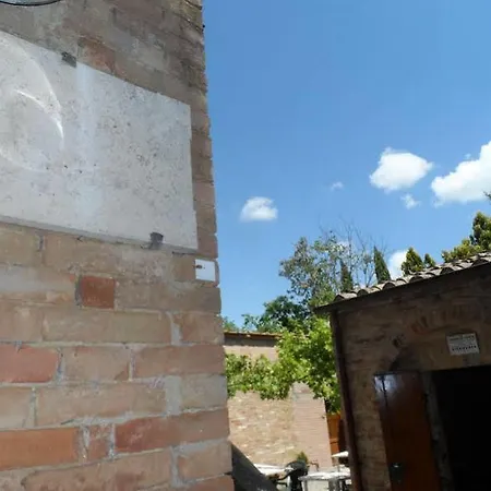 Bed and Breakfast Casa Cecchi 3*