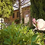 Bed and Breakfast Casa Cecchi 3*